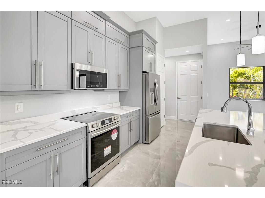 1813 NE 21st Street Cape Coral FL 33909 2025025927 image16