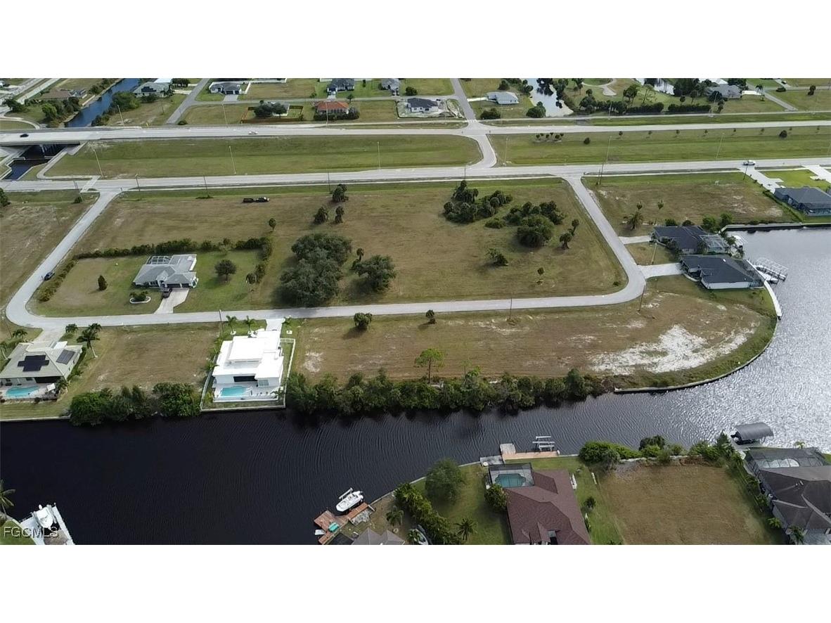 1813 NW 32nd Place Cape Coral FL 33993 2025015795 image2