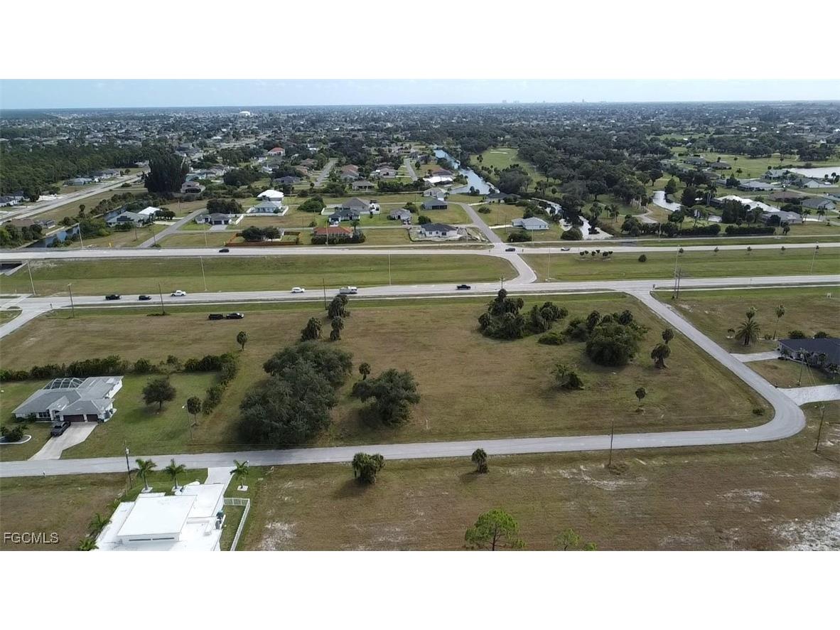 1813 NW 32nd Place Cape Coral FL 33993 2025015795 image8