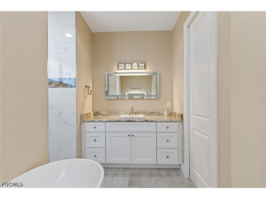1813 NW 37th Place Cape Coral FL 33993 2026023057 image25