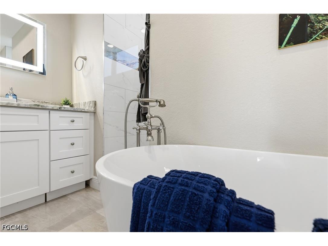 1813 NW 37th Place Cape Coral FL 33993 2026023057 image27