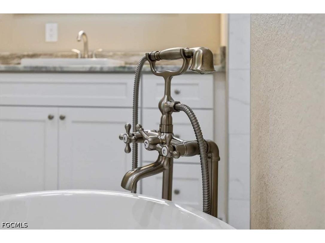 1813 NW 37th Place Cape Coral FL 33993 2026023057 image28