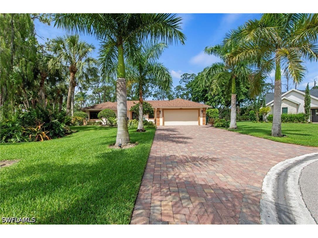 1813 Princess Court Naples FL 34110 226026594 image1