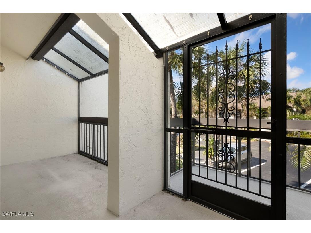 1814 Kings Lake Boulevard #201 Naples FL 34112 225081679 image2