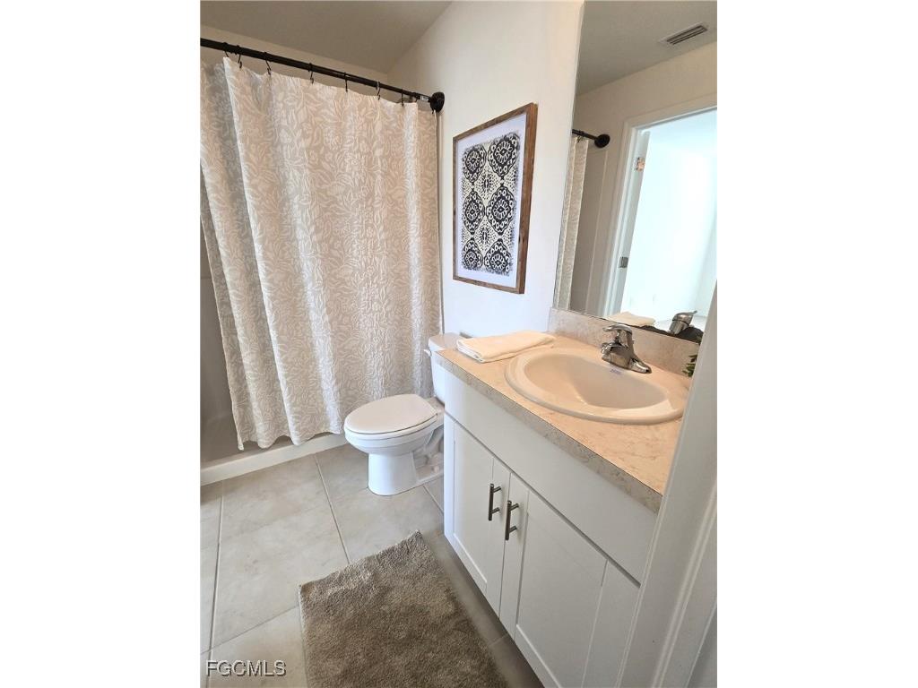 1814 NE 40th Lane Cape Coral FL 33909 2025026033 image10