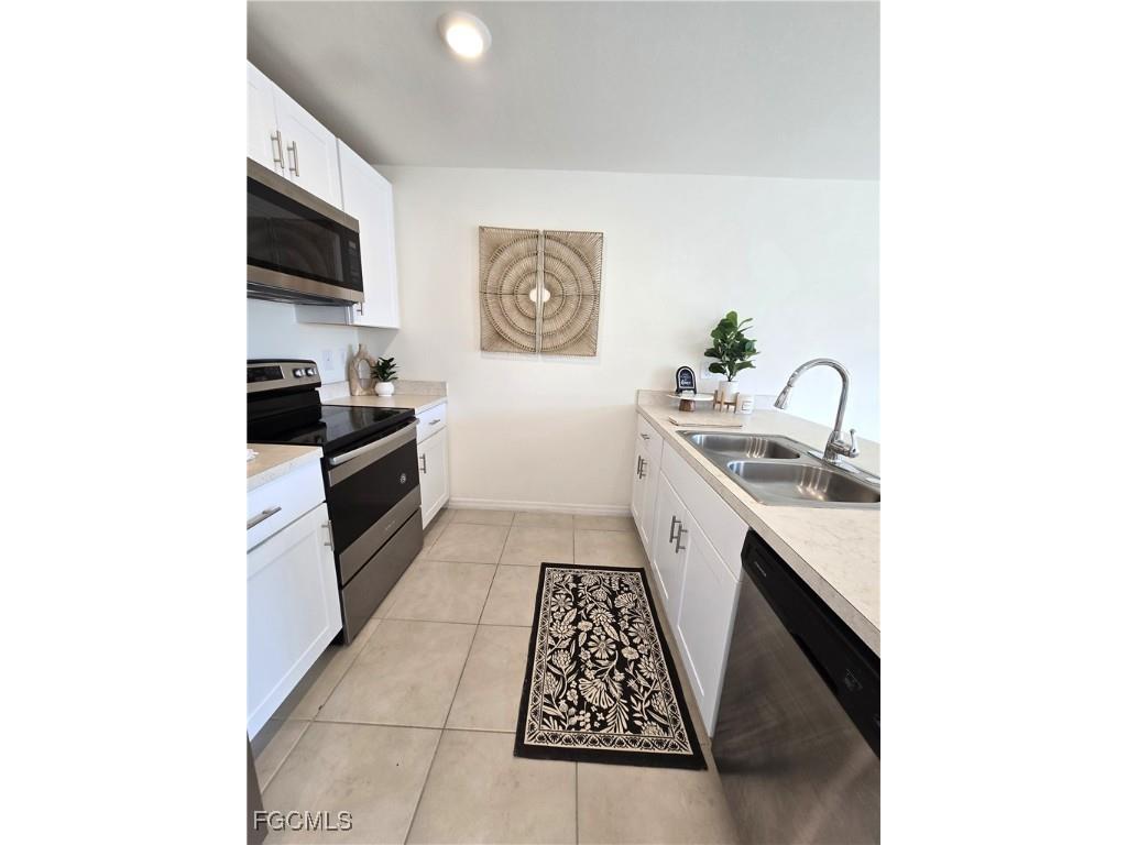 1814 NE 40th Lane Cape Coral FL 33909 2025026033 image2