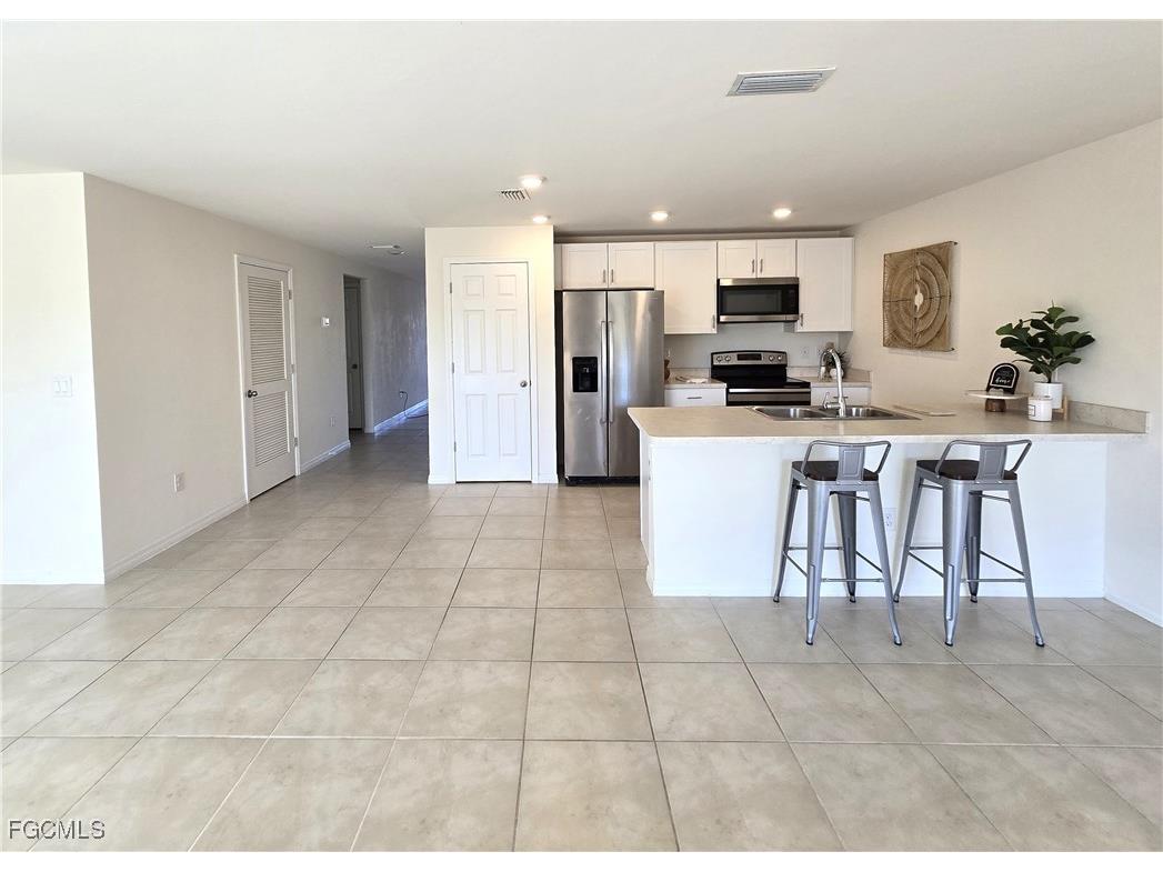 1814 NE 40th Lane Cape Coral FL 33909 2025026033 image4