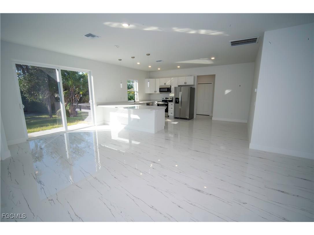 18141 E Wintergarden Avenue Port Charlotte FL 33948 2025017810 image12