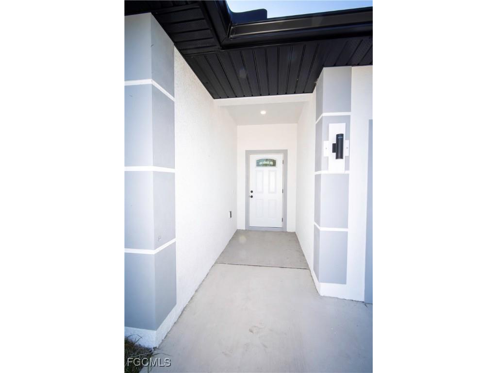 18141 E Wintergarden Avenue Port Charlotte FL 33948 2025017810 image2