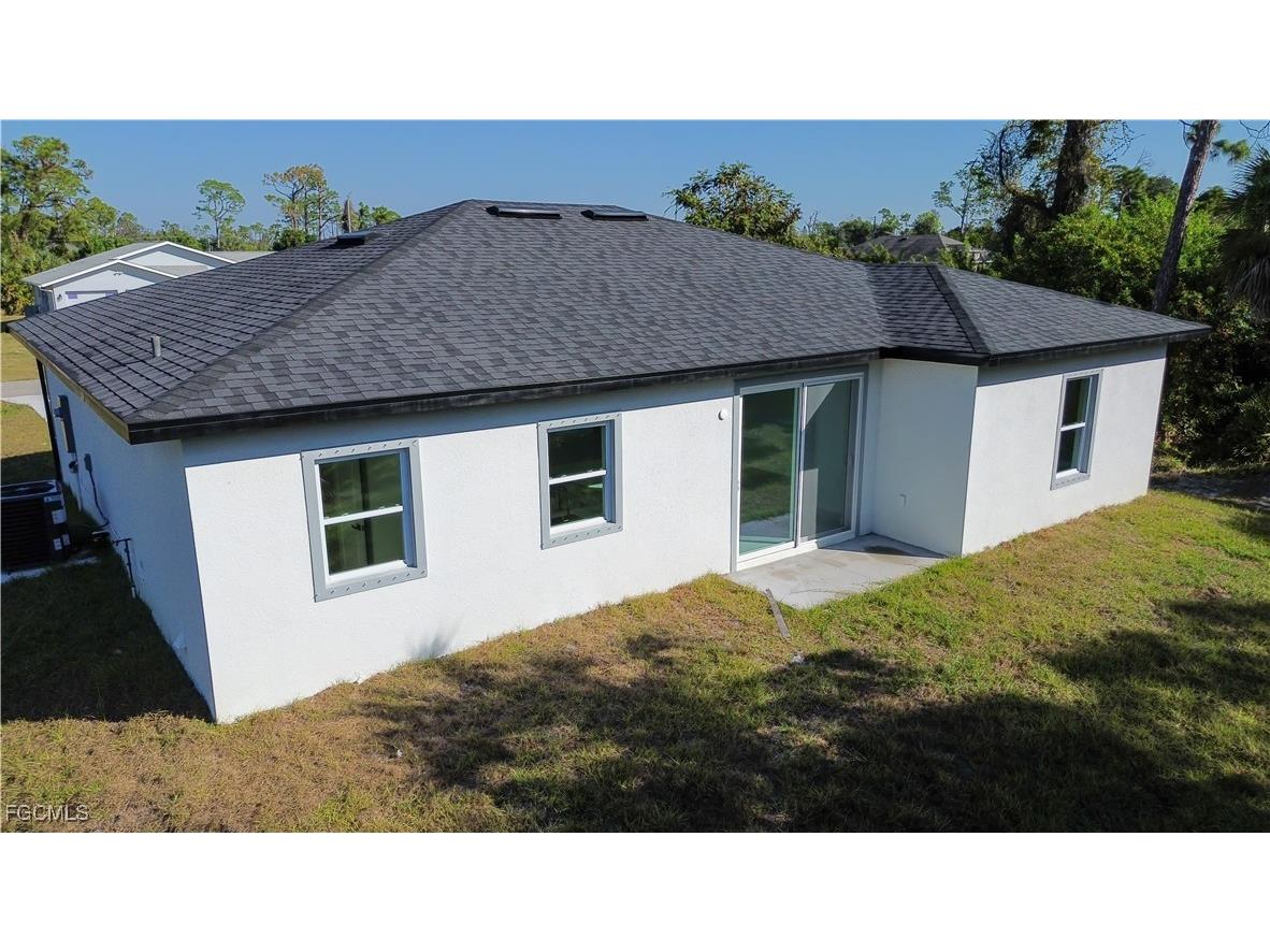 18141 E Wintergarden Avenue Port Charlotte FL 33948 2025017810 image5