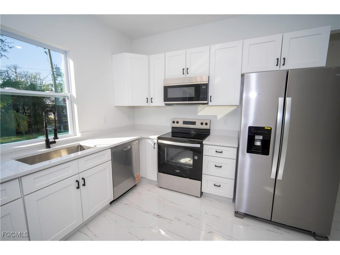 18141 E Wintergarden Avenue Port Charlotte FL 33948 2025017810 image8