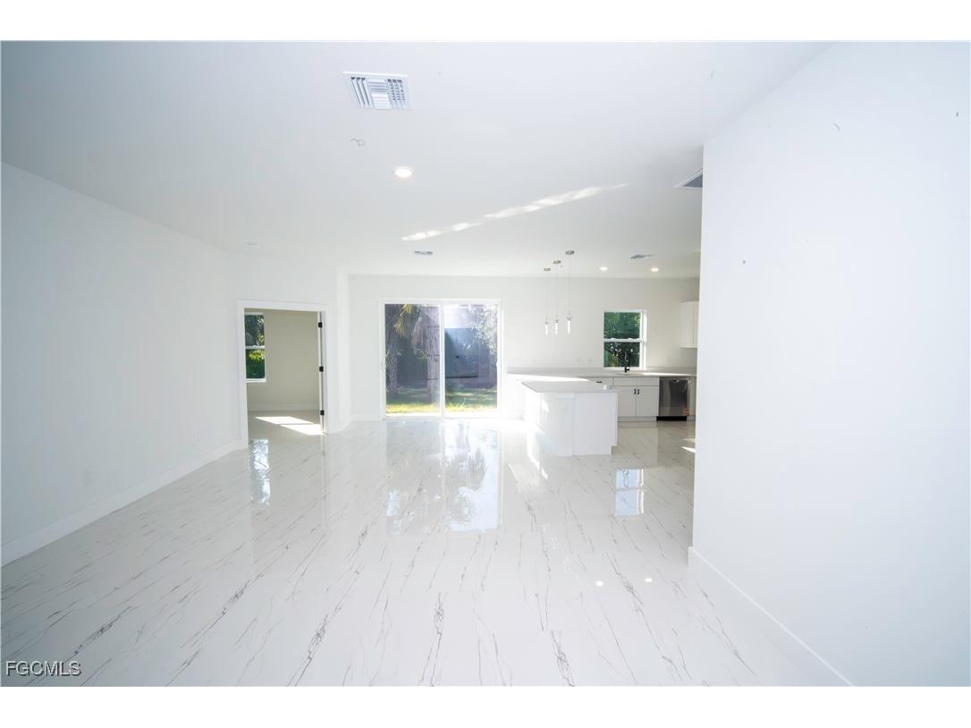 18141 E Wintergarden Avenue Port Charlotte FL 33948 2026004567 image15