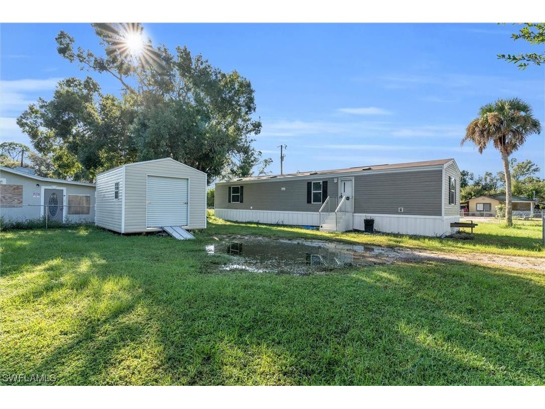 1815 Atlantic Avenue North Fort Myers FL 33903 223063609 image1