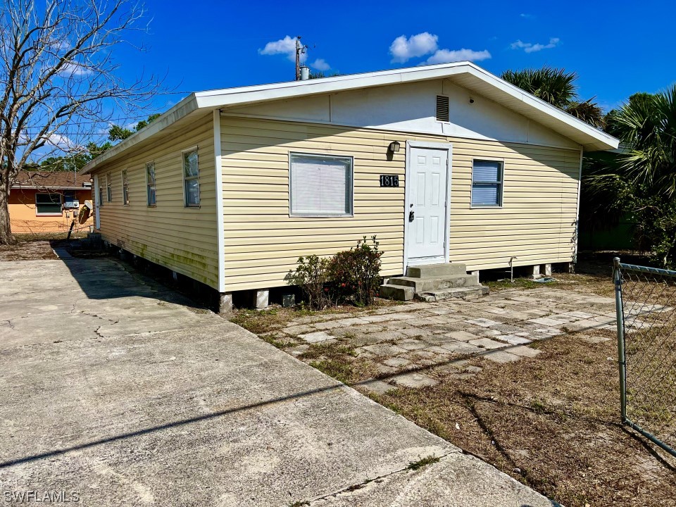 1815 Henderson Avenue Fort Myers FL 33916 223025176 image1