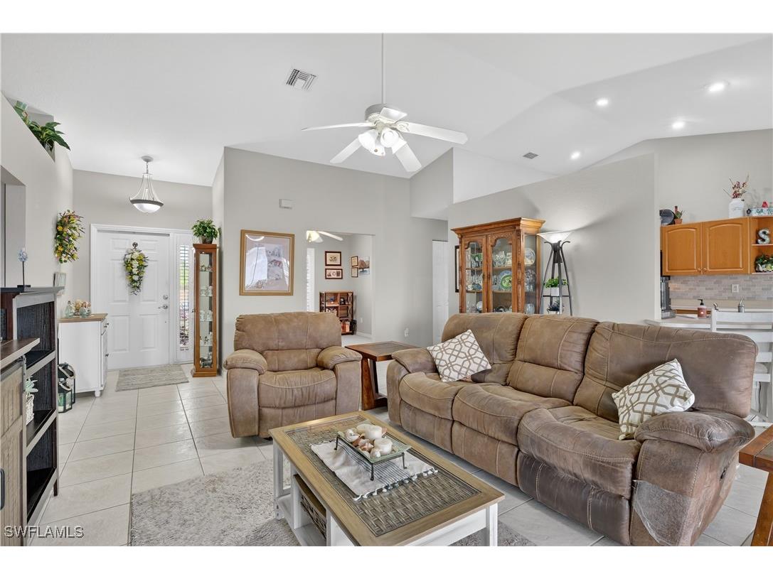 1815 NE 2nd Place Cape Coral FL 33909 225082874 image22