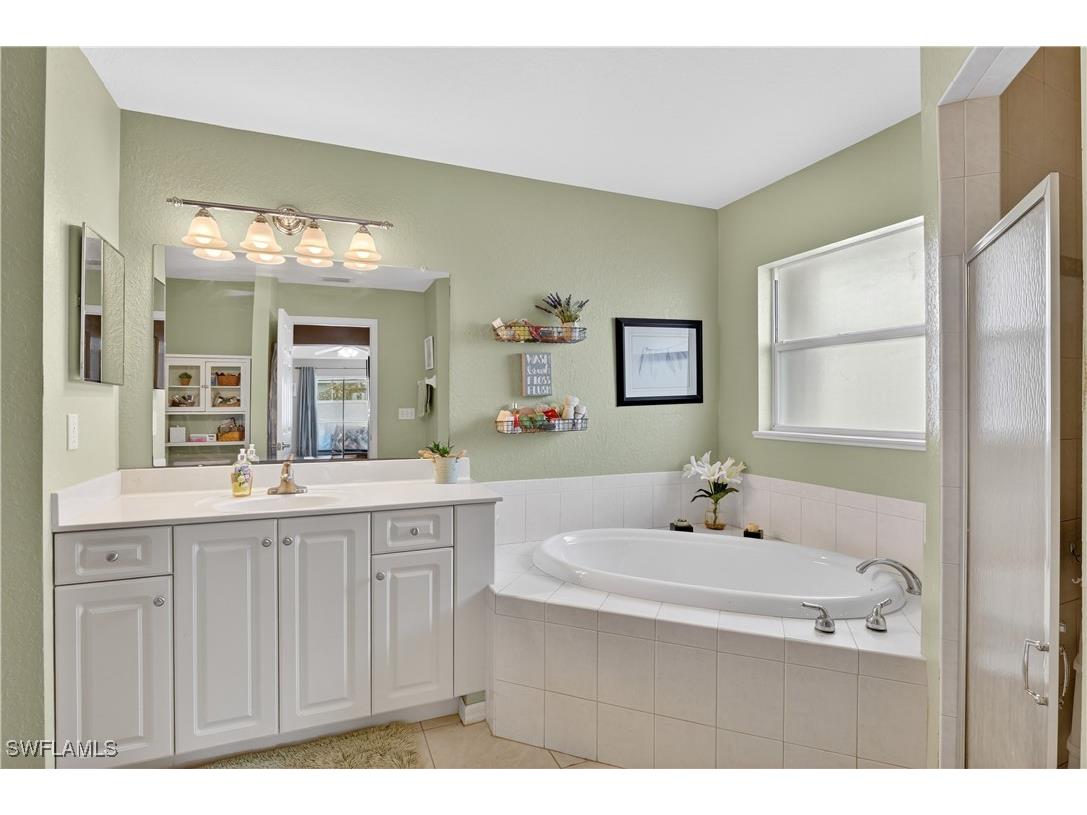 1815 NE 2nd Place Cape Coral FL 33909 225082874 image7
