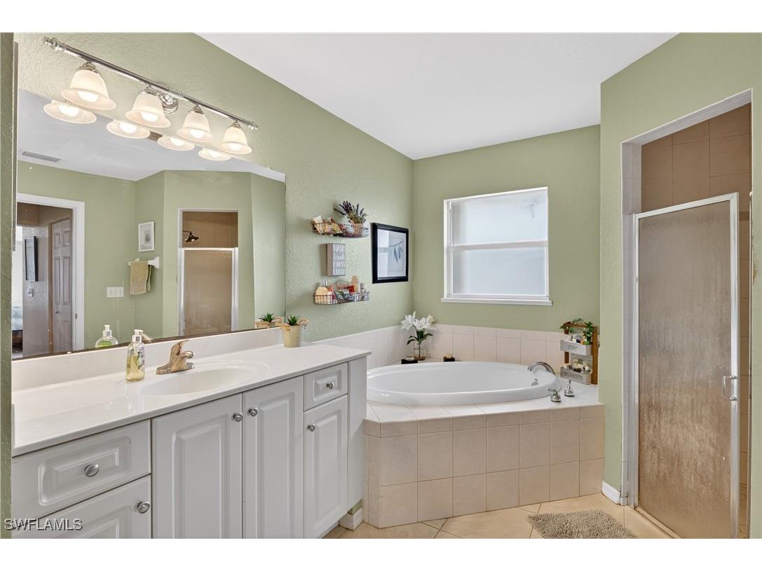 1815 NE 2nd Place Cape Coral FL 33909 225082874 image8