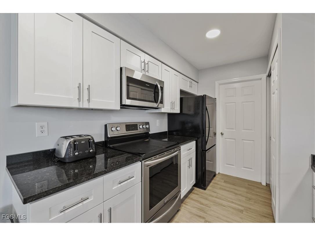 1815 SE 8th Terrace Cape Coral FL 33990 2025024403 image1