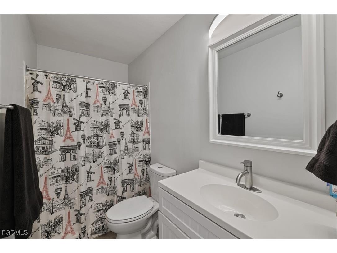 1815 SE 8th Terrace Cape Coral FL 33990 2025024403 image11