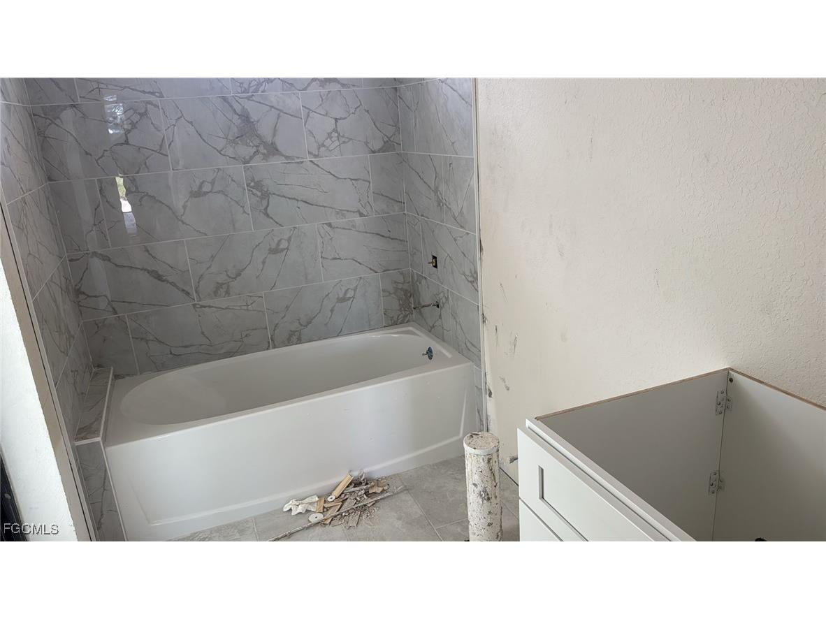 1815 SW 2nd Street Cape Coral FL 33991 2025003119 image4