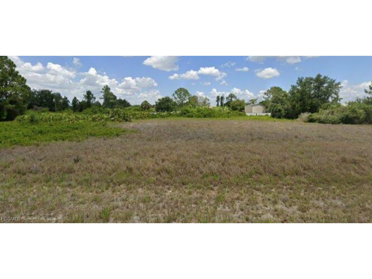 1815 Wells Avenue Lehigh Acres FL 33972 2025002589 image2