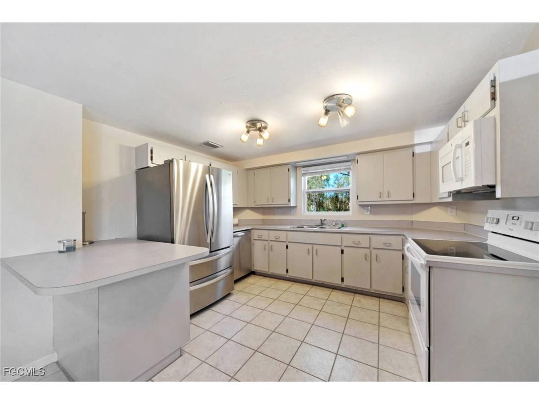 18150 Morning Star Lane W Cape Coral FL 33993 2025011108 image48