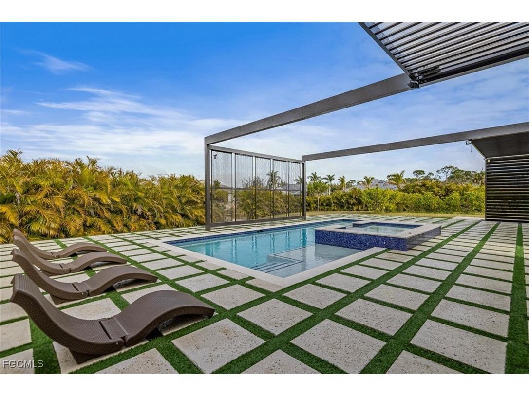 1817 SW 11th Terrace Cape Coral FL 33991 2025000198 image2