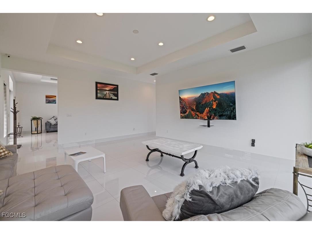 1817 SW 11th Terrace Cape Coral FL 33991 2025000198 image22