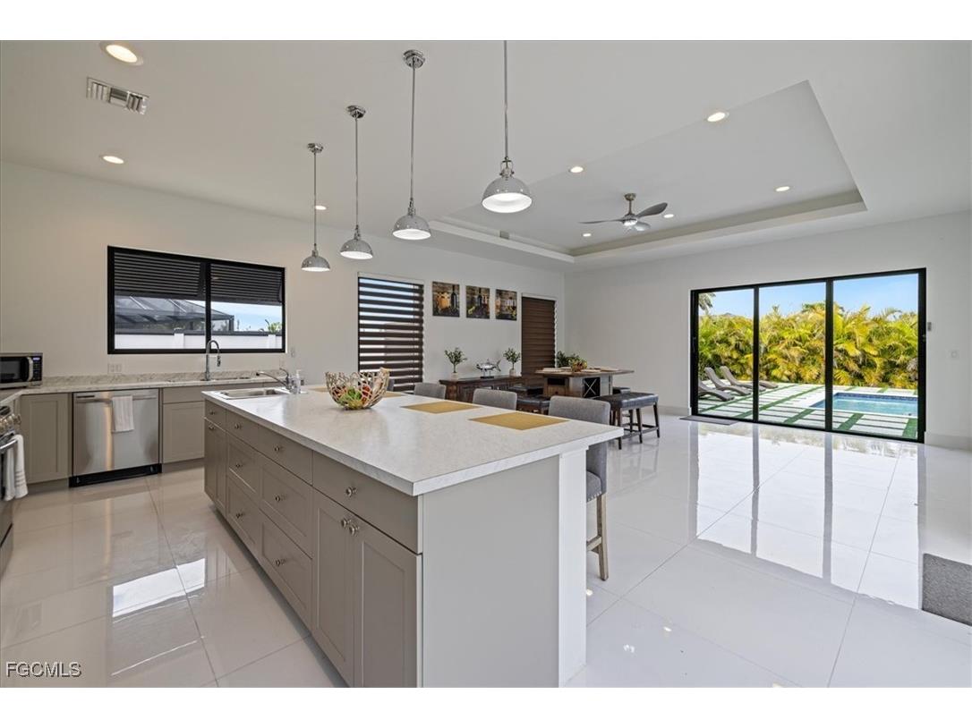 1817 SW 11th Terrace Cape Coral FL 33991 2025000198 image23