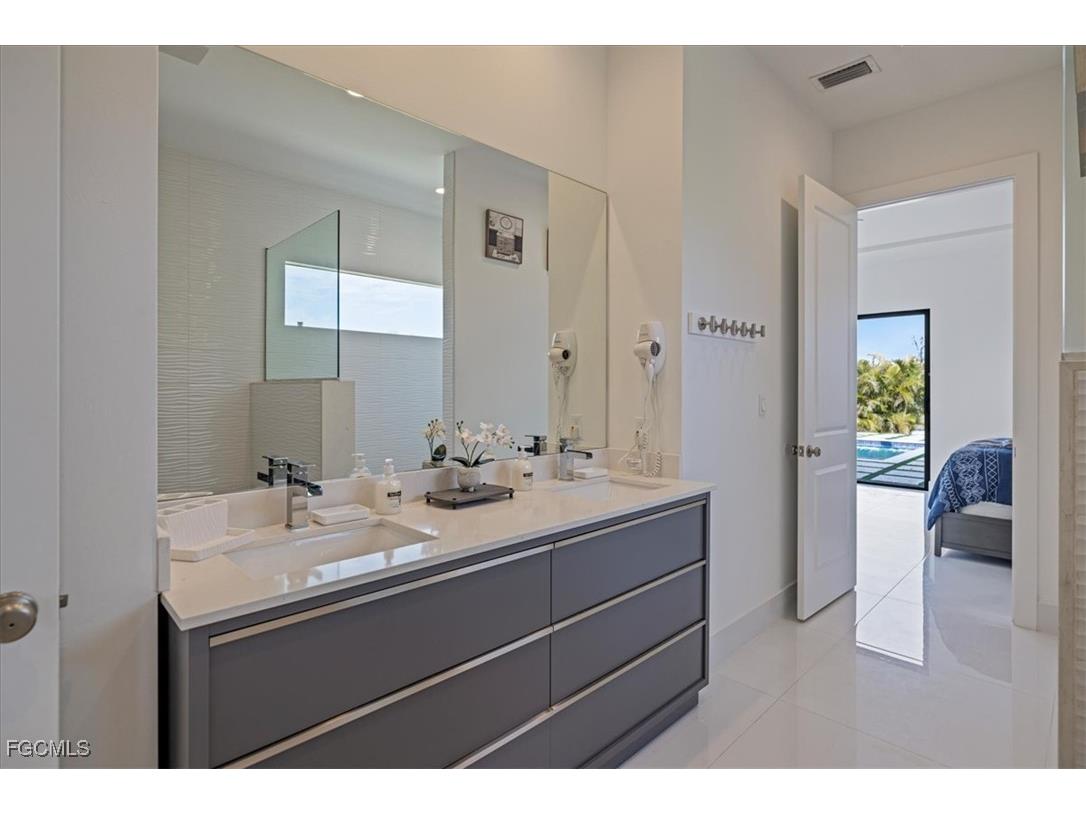 1817 SW 11th Terrace Cape Coral FL 33991 2025000198 image36