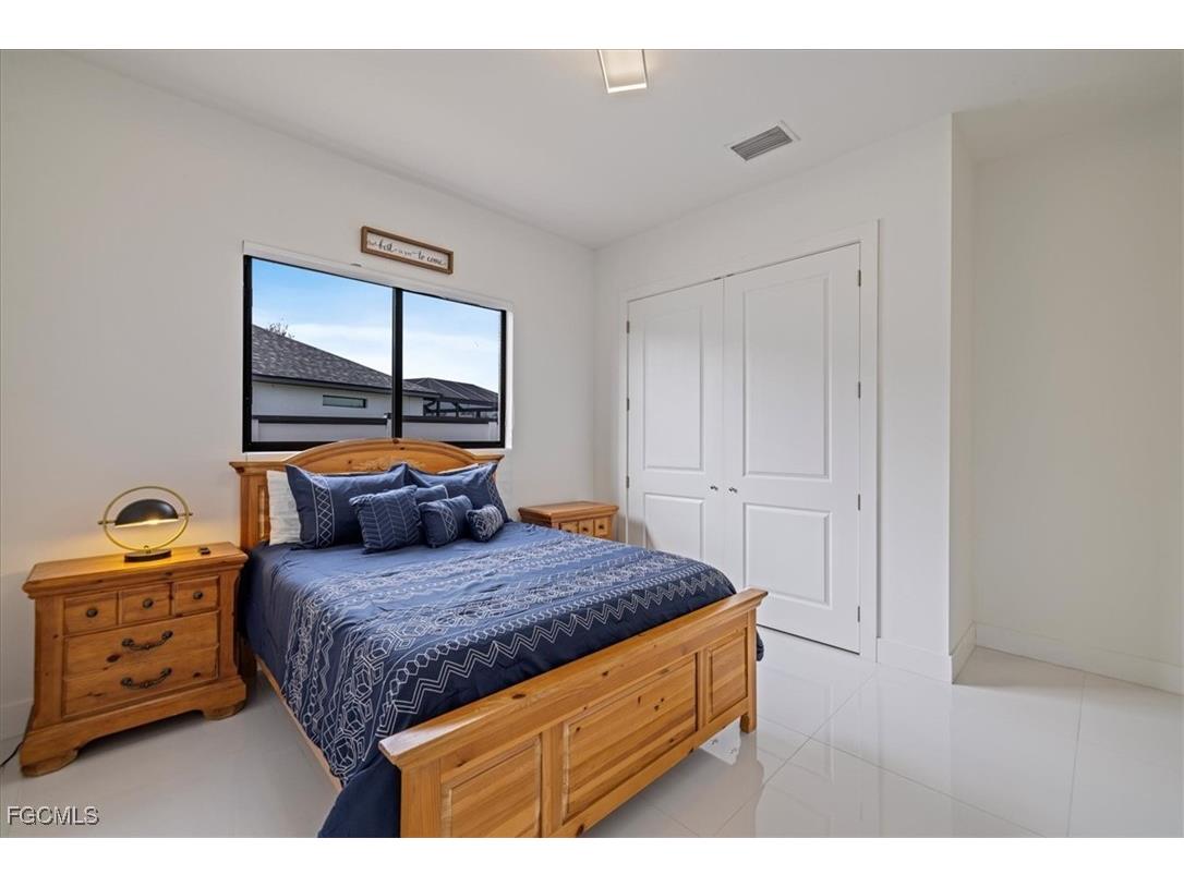 1817 SW 11th Terrace Cape Coral FL 33991 2025000198 image40