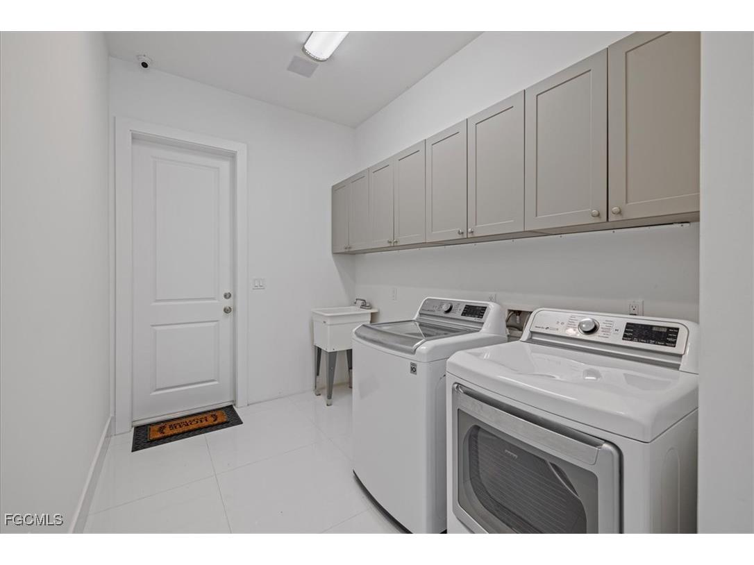 1817 SW 11th Terrace Cape Coral FL 33991 2025000198 image44