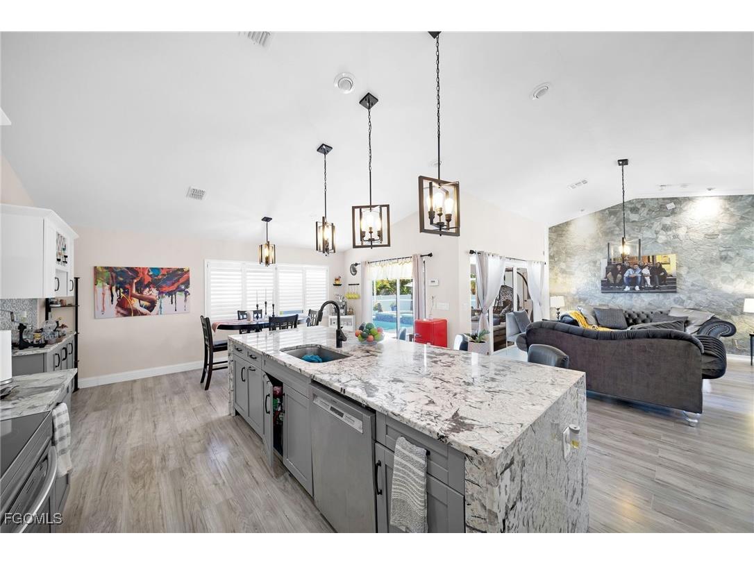 1817 SW 22nd Terrace Cape Coral FL 33991 2025006339 image10