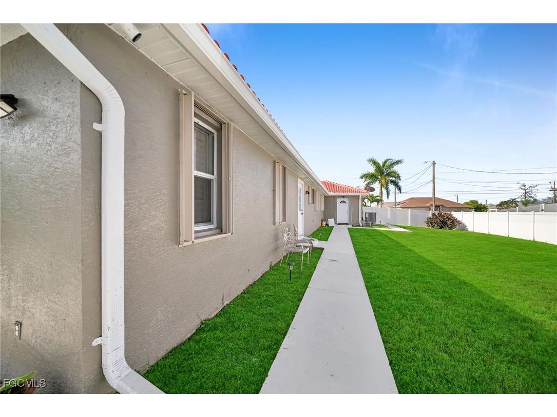 1817 SW 22nd Terrace Cape Coral FL 33991 2025006339 image28