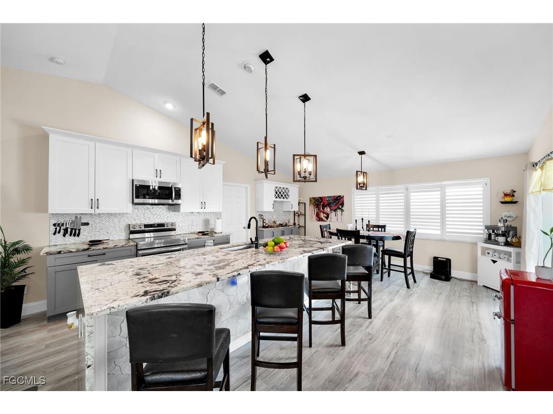 1817 SW 22nd Terrace Cape Coral FL 33991 2025006339 image9