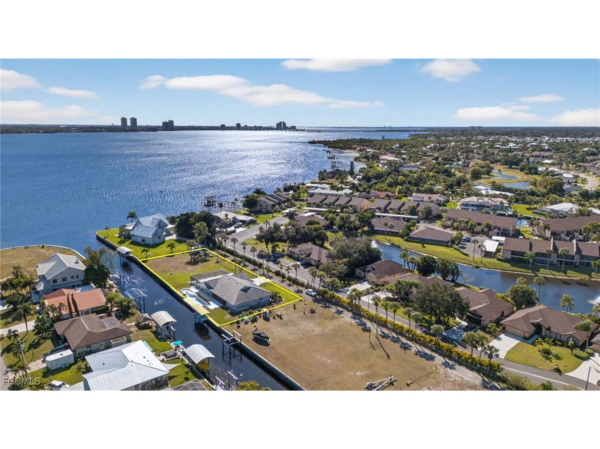 1818 Cherie Lane North Fort Myers FL 33917 2026005651 image3