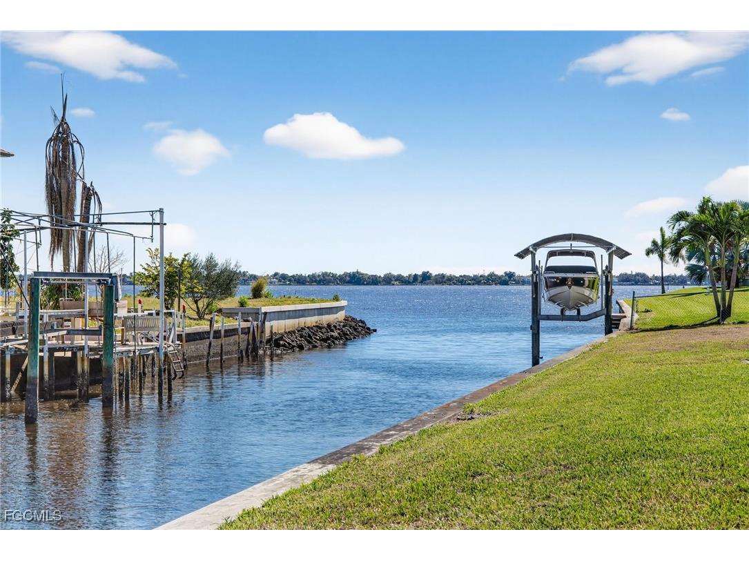 1818 Cherie Lane North Fort Myers FL 33917 2026005651 image5