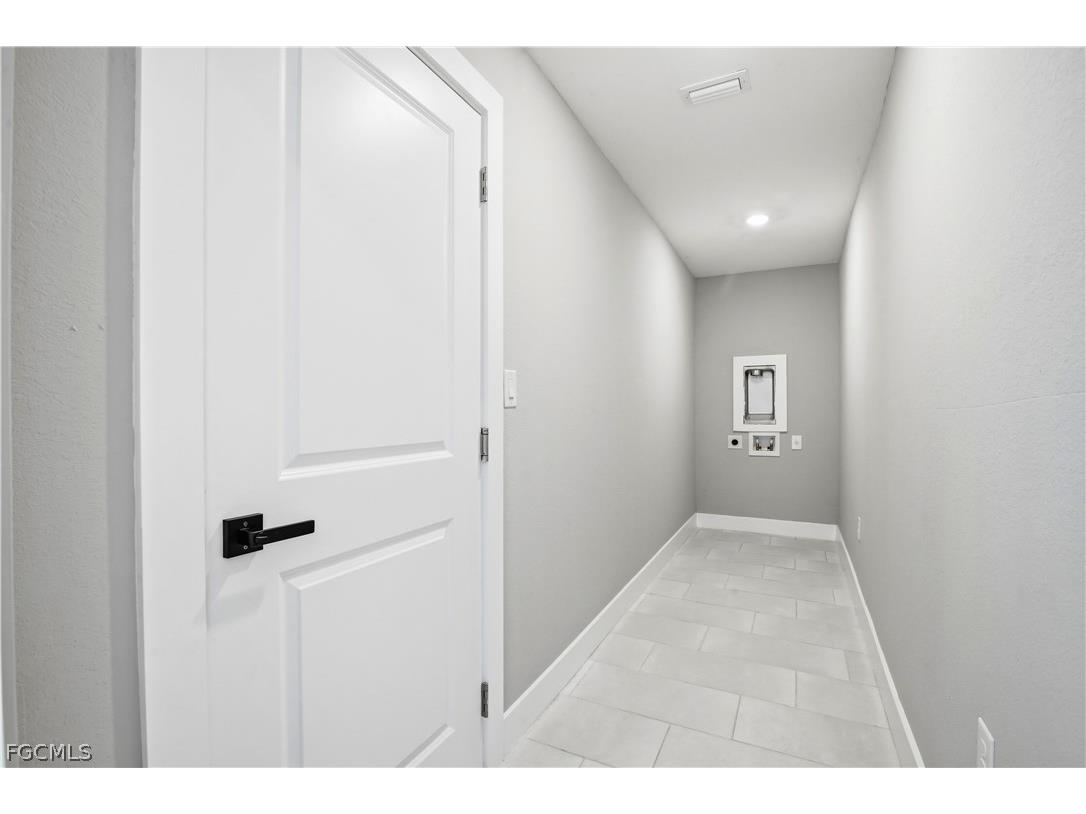 1818 NE 10th Place Cape Coral FL 33909 2026012317 image11