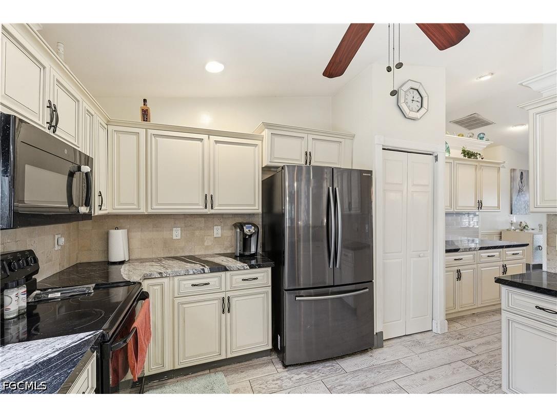 1818 NE 2nd Street Cape Coral FL 33909 2026019715 image9