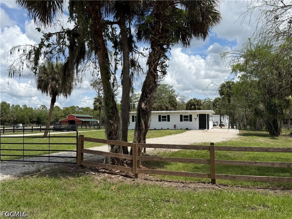 1818 Richards Street Naples FL 34120 2026018206 image1