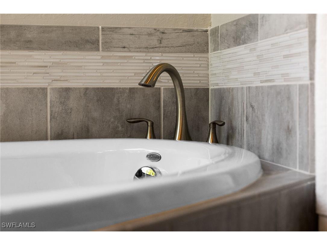 1819 Mustique Street Naples FL 34120 225079493 image24