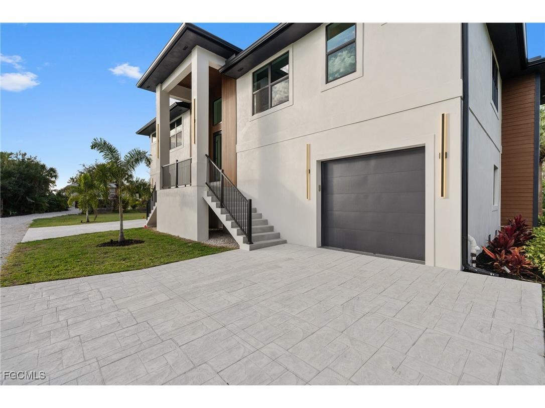 18190 Pioneer Road Fort Myers FL 33908 2025021725 image4