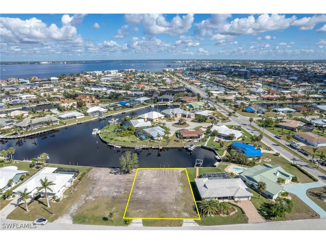 182 Crescent Drive Punta Gorda FL 33950 223008037 image1