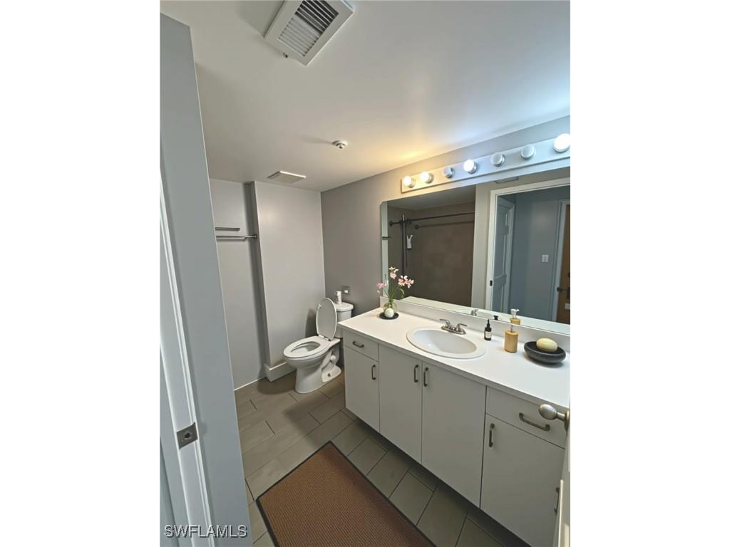 1820 Florida Club Circle #2201 Naples FL 34112 225068111 image6