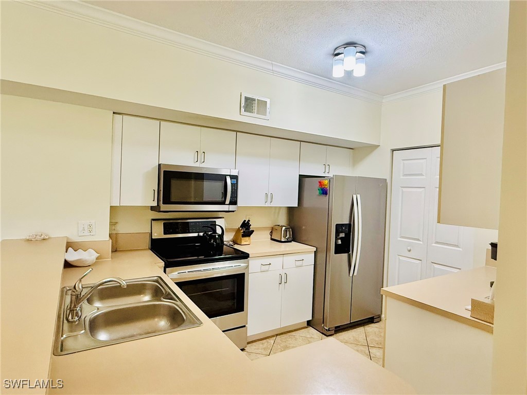 1820 Florida Club Circle #2210 Naples FL 34112 225076002 image10
