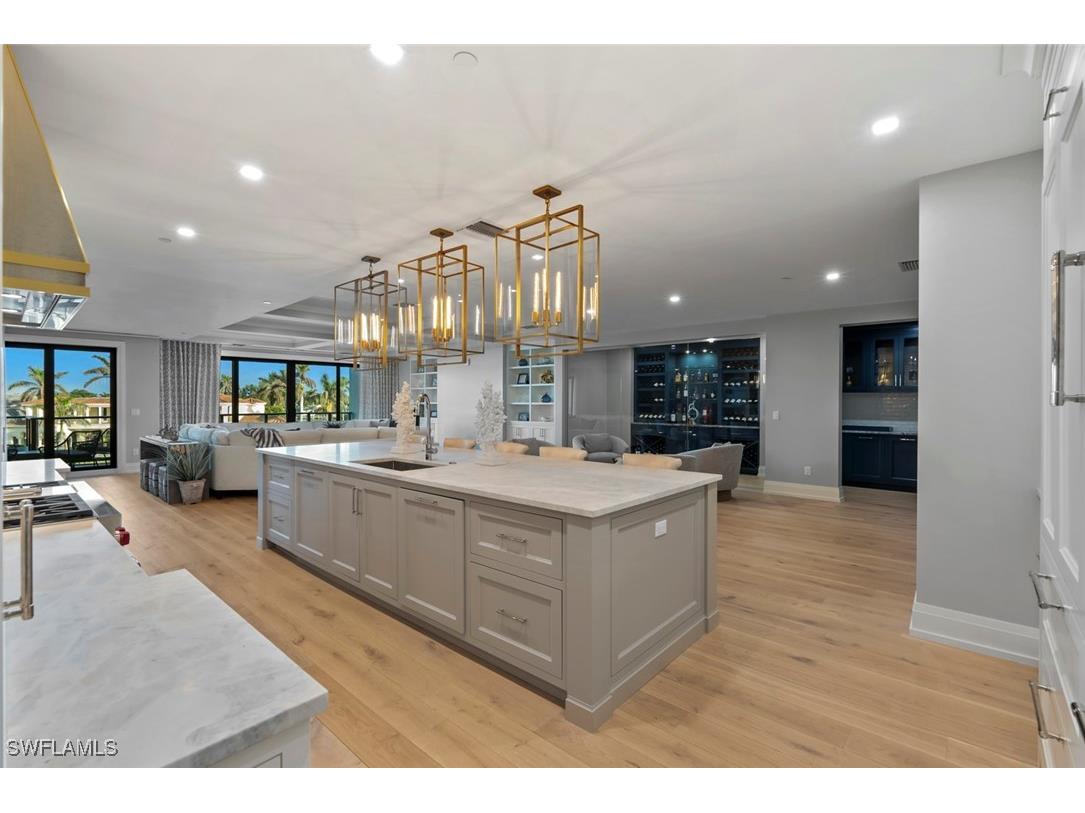 1820 Gulf Shore Boulevard N #302-303 Naples FL 34102 226000934 image2