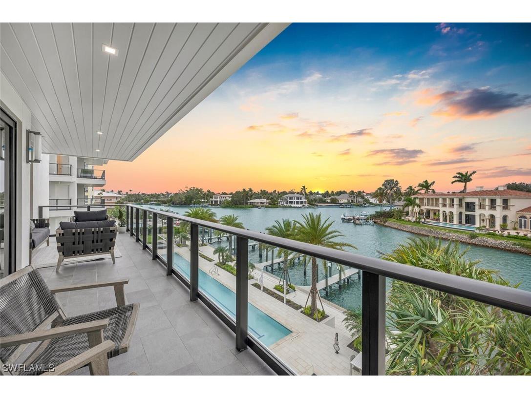 1820 Gulf Shore Boulevard N #304 Naples FL 34102 224003955 image1