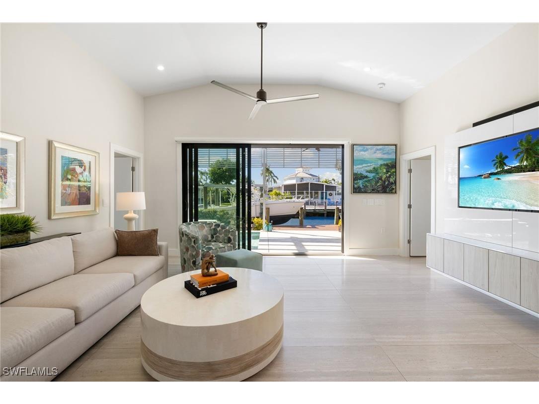 1820 Holiday Lane Naples FL 34104 226003067 image14