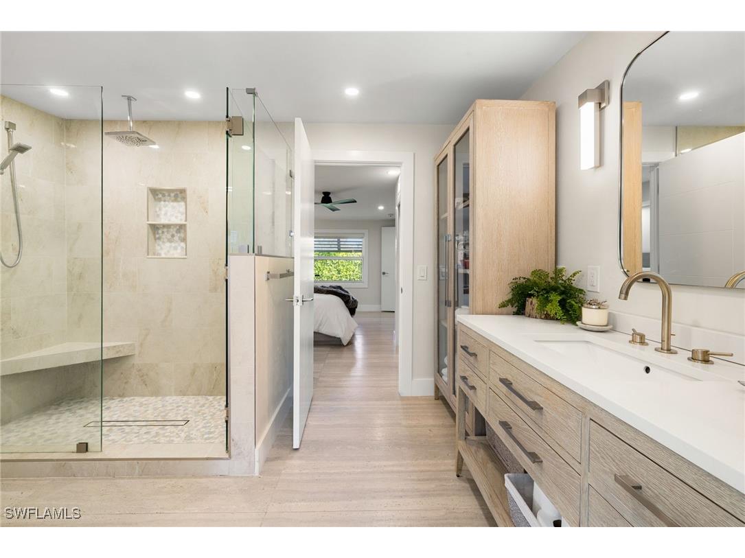 1820 Holiday Lane Naples FL 34104 226003067 image27