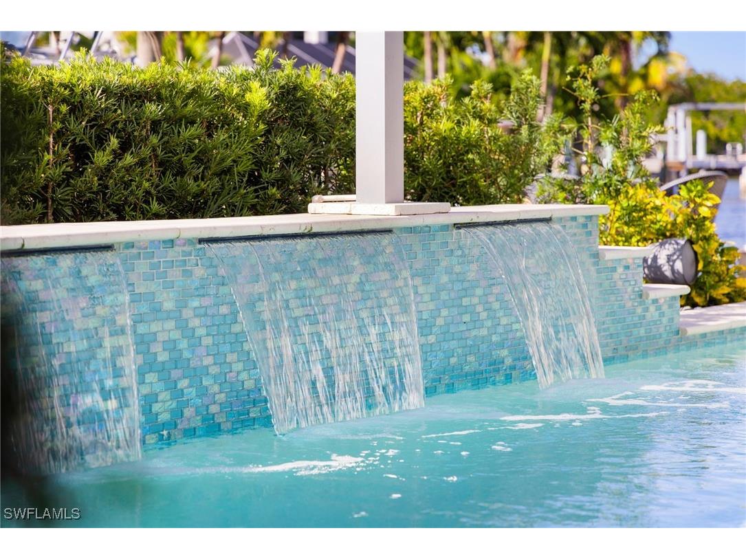 1820 Holiday Lane Naples FL 34104 226003067 image30